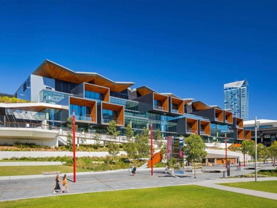 Superb In An Heart Of Sydney' Cbd * Sydney